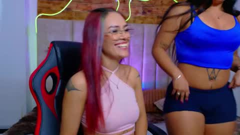 sophie and katia online show from November 16, 7:16 pm