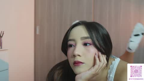 Sophie or Sof online show from April 12, 12:25 am