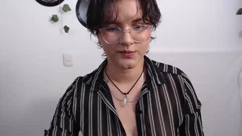 sophie_ross1 online show from October 8, 12:51 am