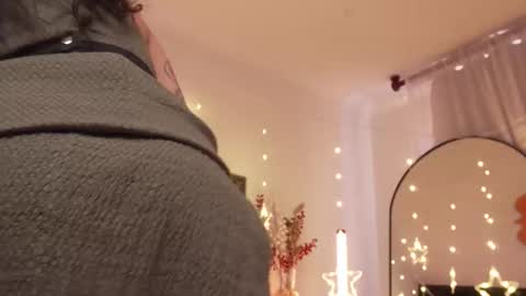 Sophiee  online show from December 17, 8:59 pm