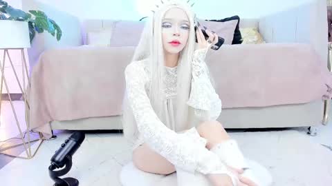 Snapshot of sophiehill_gh chatting on October 3, 12:20 am SOPH  online show from October 3, 12:20 am