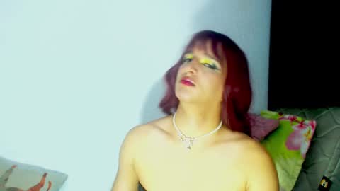 Snapshot of sophiehillsxo chatting on January 24, 8:44 am sophiehillsxo online show from January 24, 8:44 am