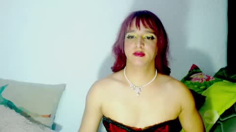 Snapshot of sophiehillsxo chatting on February 18, 12:59 am sophiehillsxo online show from February 18, 12:59 am