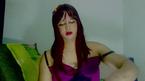 Snapshot of sophiehillsxo chatting on September 18, 6:17 am sophiehillsxo online show from September 18, 6:17 am