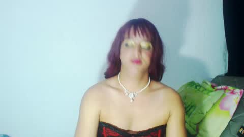Snapshot of sophiehillsxo chatting on February 2, 1:19 pm sophiehillsxo online show from February 2, 1:19 pm