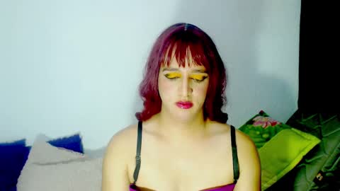 Snapshot of sophiehillsxo chatting on March 6, 5:03 am sophiehillsxo online show from March 6, 5:03 am