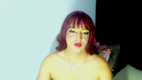 Snapshot of sophiehillsxo chatting on January 24, 2:39 am sophiehillsxo online show from January 24, 2:39 am
