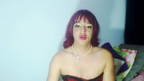 Snapshot of sophiehillsxo chatting on February 2, 6:47 am sophiehillsxo online show from February 2, 6:47 am