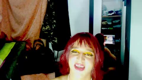 Snapshot of sophiehillsxo chatting on February 22, 3:56 am sophiehillsxo online show from February 22, 3:56 am