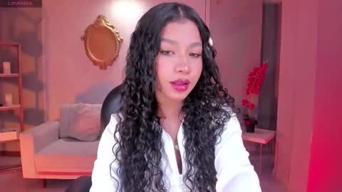 Sophie Houston online show from November 12, 4:15 am