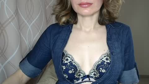 Sophiemisss online show from April 6, 10:49 am