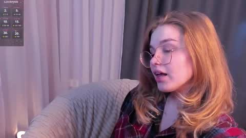 Snapshot of sophiemure chatting on October 14, 3:15 pm Sophie online show from October 14, 3:15 pm