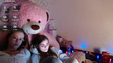 Sophie and my bestie Mandy    online show from October 19, 5:39 pm