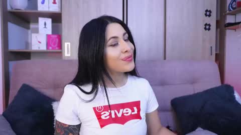 Sophiie online show from March 27, 3:56 am