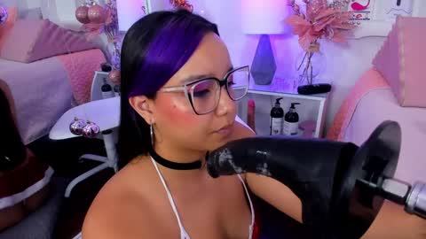 Snapshot of sophyruiz_ chatting on December 2, 11:46 pm Sophy online show from December 2, 11:46 pm