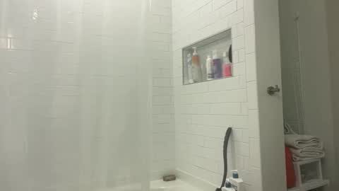 Snapshot of soprettyithurts69 chatting on October 28, 11:17 pm soprettyithurts69 online show from October 28, 11:17 pm