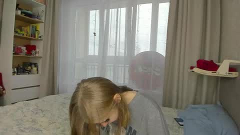 sosaguillypleasure online show from April 13, 10:30 am