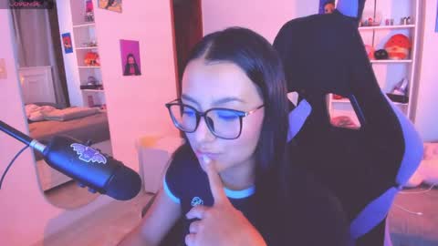 Lili online show from May 16, 11:36 pm