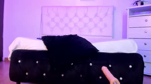 Snapshot of soysilvanna_ chatting on October 5, 1:25 am online show from October 5, 1:25 am