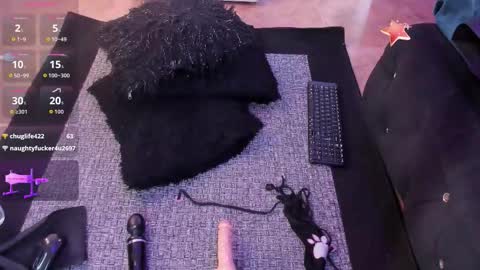 Snapshot of soysilvanna_ chatting on October 13, 5:09 am online show from October 13, 5:09 am