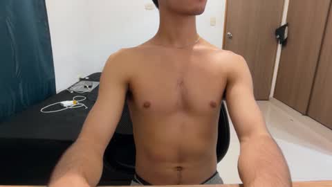 Snapshot of spaiseebuhnaanuh chatting on September 24, 7:04 am Roger online show from September 24, 7:04 am