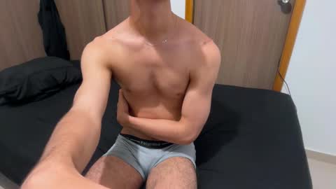 Snapshot of spaiseebuhnaanuh chatting on September 26, 7:16 am Roger online show from September 26, 7:16 am