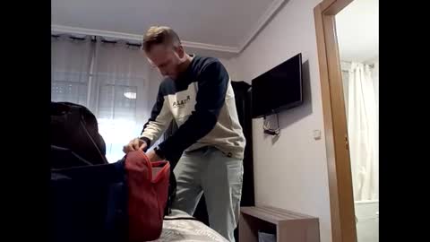 Manu  online show from September 18, 7:23 am