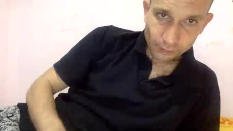Snapshot of sparei7 chatting on December 4, 4:32 pm Snaiky online show from December 4, 4:32 pm