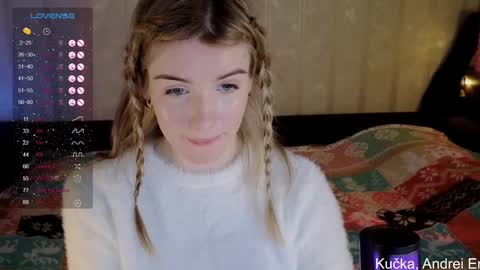 Snapshot of spicejessy chatting on January 17, 7:27 pm your sweet Jessy online show from January 17, 7:27 pm