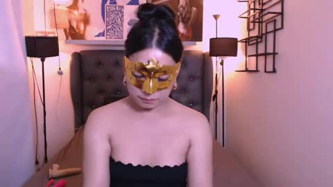 spicyhotchicks online show from January 9, 12:05 am