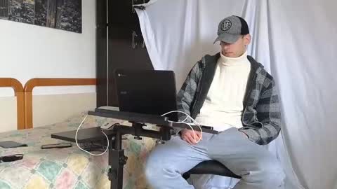 Snapshot of spider_0090 chatting on February 26, 10:05 am Marco. When Im offline you can view premium content in bio online show from February 26, 10:05 am