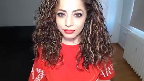 Snapshot of spoiled__doll chatting on February 21, 8:29 am Doll online show from February 21, 8:29 am