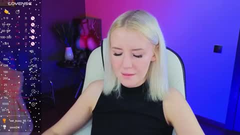 Snapshot of springajara chatting on October 16, 8:25 am Vetta online show from October 16, 8:25 am