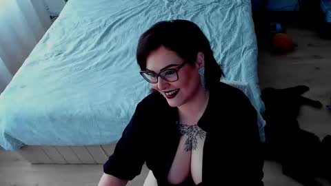 Kim online show from March 25, 11:50 am