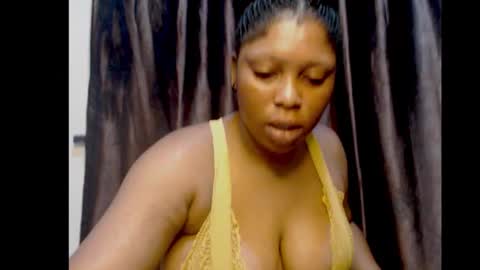 Snapshot of squirtyqueenxx chatting on September 16, 10:57 pm gold online show from September 16, 10:57 pm