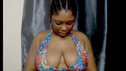 Snapshot of squirtyqueenxx chatting on September 28, 1:47 am gold online show from September 28, 1:47 am