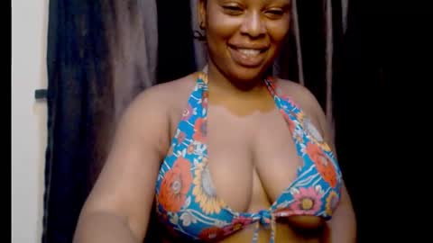 Snapshot of squirtyqueenxx chatting on September 19, 11:41 pm gold online show from September 19, 11:41 pm