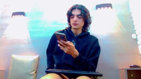 Snapshot of sr_bonnyethan chatting on October 9, 2:44 pm ethan online show from October 9, 2:44 pm
