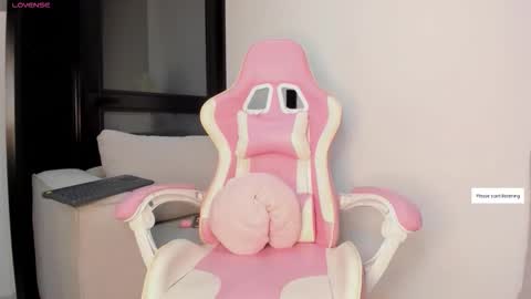 Laura online show from March 25, 3:24 am