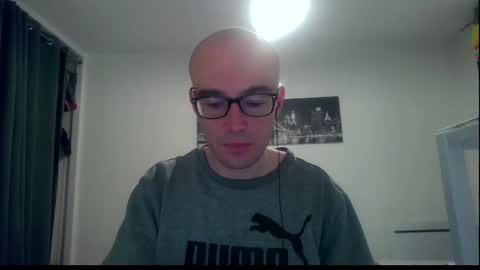 ssenzo online show from February 11, 8:05 am