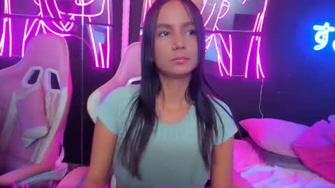 staarlightt online show from January 9, 2:17 am