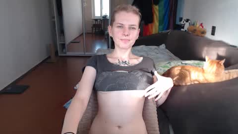Snapshot of stacey_hot_01 chatting on February 2, 6:14 am Stacey online show from February 2, 6:14 am