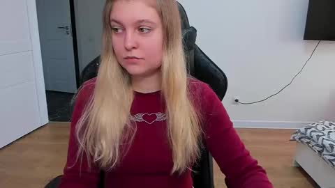 Snapshot of stacy_miraclee chatting on March 9, 1:59 pm Stacy online show from March 9, 1:59 pm