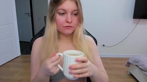 Snapshot of stacy_miraclee chatting on February 17, 12:16 pm Stacy online show from February 17, 12:16 pm