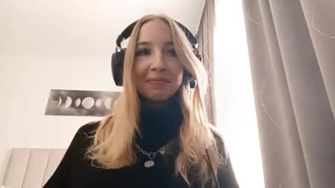 Mila online show from February 12, 6:39 am