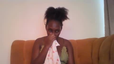 Snapshot of stargirl880271 chatting on February 19, 5:38 am isha online show from February 19, 5:38 am