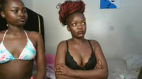 lia online show from February 9, 7:49 pm