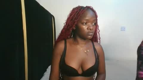 lia online show from November 6, 6:00 pm