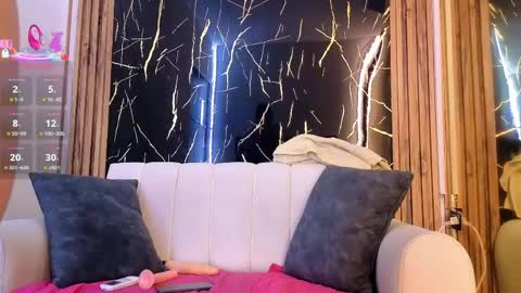 starlight_mature11_aws online show from May 17, 10:08 pm