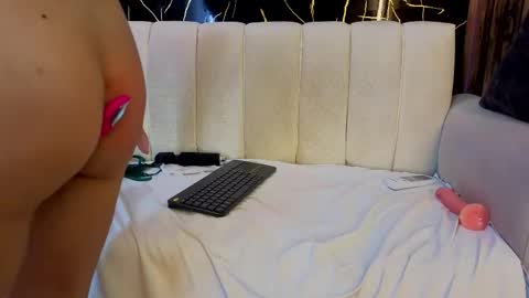 starlight_mature23_aws online show from March 17, 8:58 pm